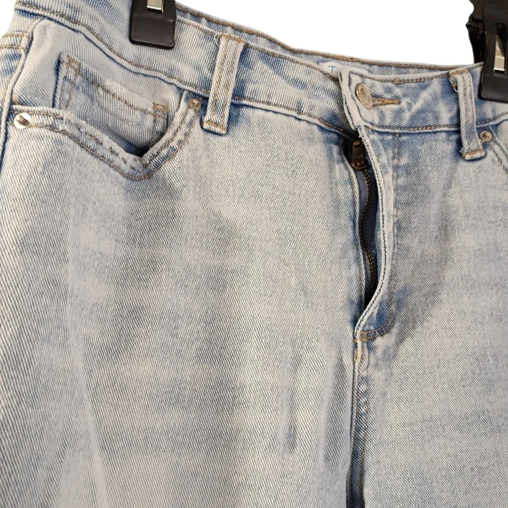 Time And Tru Women Size 10 Soft Stretch Comfy Distressed Blue Jeans Mid Rise Zip - Picture 4 of 8